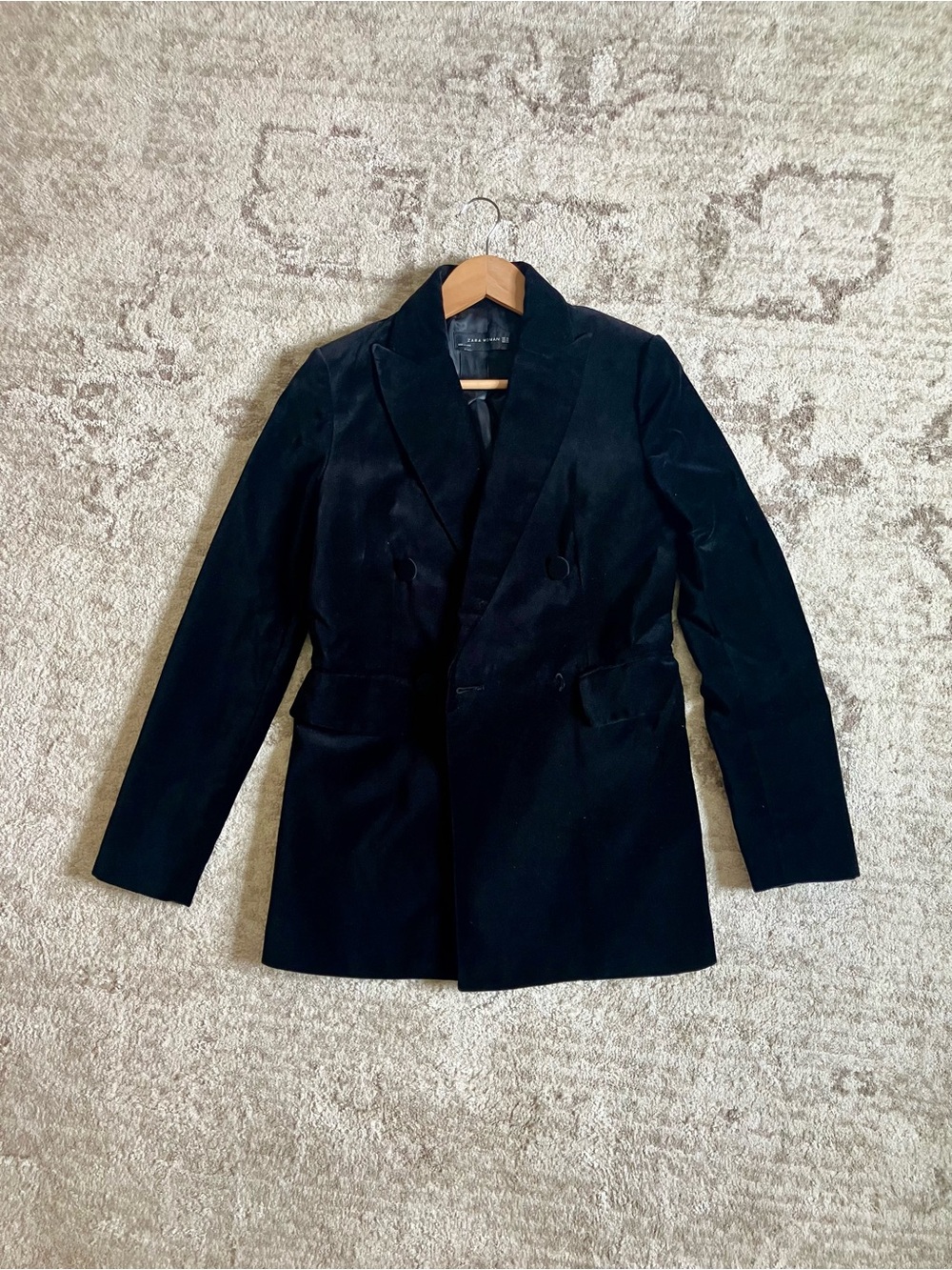 Zara Black Double-Breasted Velvet Blazer